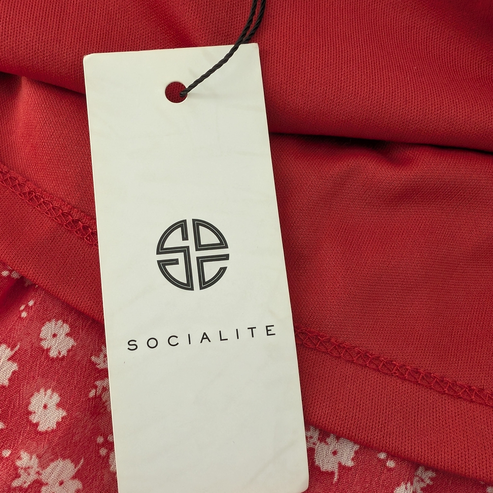 Socialite Red Floral Long Sleeve Dress - Picture 10 of 13